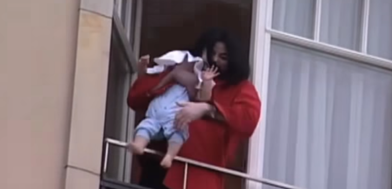 Vandaag: balkonscene Michael Jackson