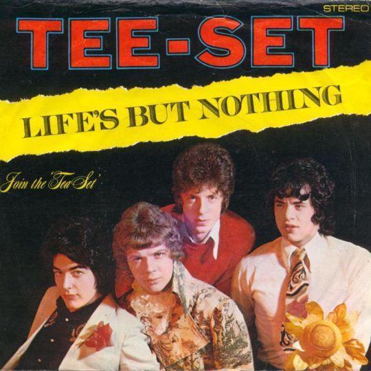 Coverafbeelding Life's But Nothing - Tee-Set