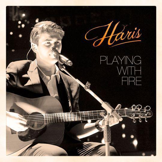Coverafbeelding Playing With Fire - Haris